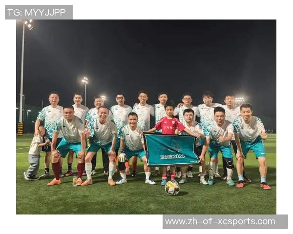 喜爱穿长袖球衣的足球明星们如何通过独特风格展示个性与竞技精神